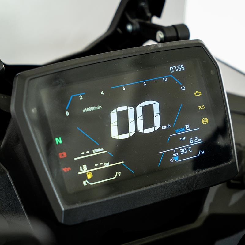 VOGE_DETALLE_DS525X_DISPLAY