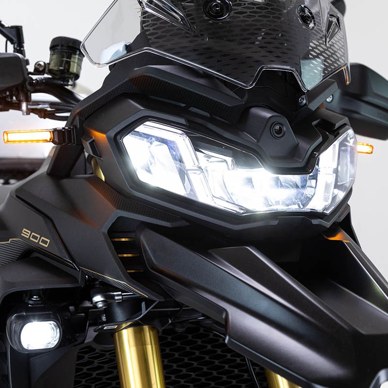 VOGE_DS900X_01