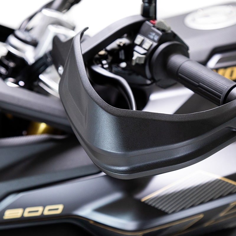 VOGE_DS900X_02